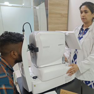 Patient performing test on OCT scan machine